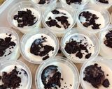 Foto langkah ke 4 dari resep Puding Susu Oreo dengan pemanis alami madu.