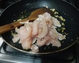A picture of step 3 of Chilli chicken.