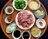 Hình bước làm 1 của món Ngan (vịt) cháy tỏi