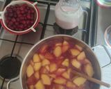 1981. gyümölcs leves őszibarack és meggyből recept fázis 5 fotója