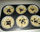 Foto langkah ke 7 dari resep Bakery style vanilla chocochips muffin.