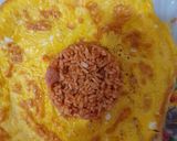 Foto langkah ke 5 dari resep Nasi Goreng Selimut.