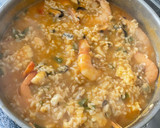 Foto del paso 6 de la receta: Arroz caldoso de marisco y pescado