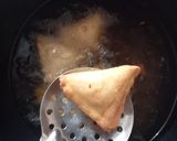 A picture of step 4 of Cheese Corn Samosa.
