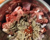 A picture of step 1 of Vietnamese Beef Noodle Soup with Red Wine (Phở Bò Sốt Vang).