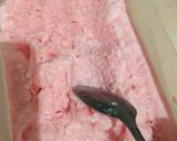Foto langkah ke 4 dari resep Es Krim Strawberry Homemade.
