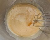 Foto langkah ke 1 dari resep Vanilla Madeleines.