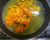 Foto del paso 2 de la receta: Coulish de naranja 🍊 con flor de cempasúchil