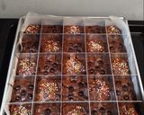 Foto langkah ke 7 dari resep Brownies Shiny Crust.
