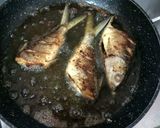 Foto langkah ke 4 dari resep Bandeng goreng bumbu bacem sambal lamongan.
