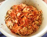 Foto langkah ke 15 dari resep Kerupuk Seblak Pedas dan Gurih, Cocok untuk cemilan bersantai.