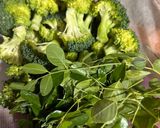 A picture of step 1 of Broccoli masala.