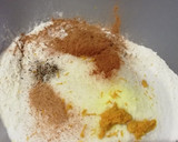 Foto del paso 2 de la receta: Torta especiada con licor amaretto y miel