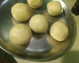 A picture of step 1 of Crispy and crunchy KULKULS.