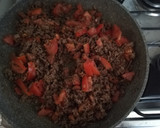 Foto del paso 2 de la receta: Salsa con carne y longaniza
