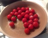 Foto del passaggio 1 della ricetta Gnocchetti di patate con gamberi argentini e pomodorini