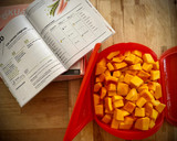 Foto del paso 1 de la receta: Crema de calabaza (en estuche de vapor Lékué)