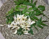 কারি-রসুন ভাজা(curry rasun bhaja recipe in Bengali) রেসিপির ধাপ 1 ছবি