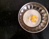 A picture of step 3 of Sunny sideup egg burger.