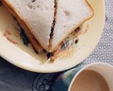 A picture of step 6 of Egg chicken sandwich.