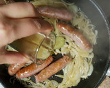 Foto del paso 4 de la receta: Salchichas al Vino con Patatas Pegotòn
