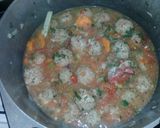 Foto del paso 2 de la receta: Albóndigas con fideos y tuco