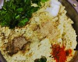 A picture of step 2 of Moong dal pakode.