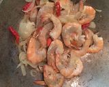 Foto langkah ke 2 dari resep Udang Pedas Asam Manis.
