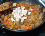 Foto del paso 3 de la receta: Empanada de hojaldre de mejillones y langostinos