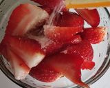 A picture of step 1 of Strawberry milkshake.