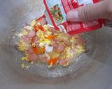 Foto langkah ke 2 dari resep Nasi Goreng Sosis Telor.