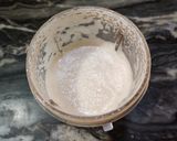 A picture of step 2 of Muskmelon milk shake.