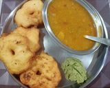 मेदुवडा सांभार चटणी (Medu Vada Sambar Chutney Recipe In Marathi) रेसिपी स्टेप 7 फोटो 