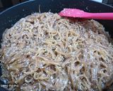 A picture of step 3 of Khoay wali vermicelli.