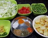A picture of step 1 of Cabbage Sabzi.