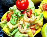 Une image de l'étape 5 de Salade mangue, avocat et crevettes.