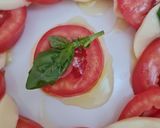 Foto del paso 2 de la receta: Caprese 🇮🇹 tomate, mozzarella, albahaca y AOVE 🇮🇹