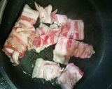 A picture of step 2 of Stir-Fried Pork and Green Onions with Oyster Sauce.
