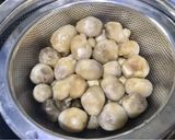Hình bước làm 1 của món Tàu hủ ky tươi xào lăn (chay)