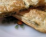 Foto del passaggio 7 della ricetta Sfoglia ripiena di robiola, rucola e salmone affumicato