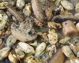 Foto del paso 7 de la receta: Mejillones a la Provenzal con Champignones