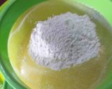 Foto langkah ke 4 dari resep Bolu karamel.