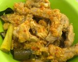Foto langkah ke 6 dari resep Sayap Ayam Masak Woku Pedas.