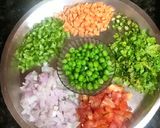 A picture of step 3 of Veg Maggi Bhel.