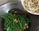 Foto langkah ke 3 dari resep Tumis kacang panjang simple.