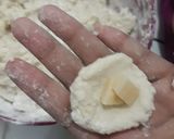 Foto langkah ke 2 dari resep Cilok isi sosis keju + saos kacang.