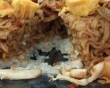 Foto langkah ke 4 dari resep Nasi mie kue ulang tahun sederhana #ResepPertamaku.