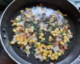 চিলি গার্লিক চিকেন স্যুইটকর্ণ স্যুপ(chilli garlic chicken sweetcorn soup recipe in Bengali) রেসিপির ধাপ 3 ছবি
