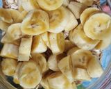 Foto langkah ke 2 dari resep Overnight Oat Banana Yoghurt.