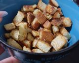 Foto del paso 5 de la receta: Crutones al sartén 🍳